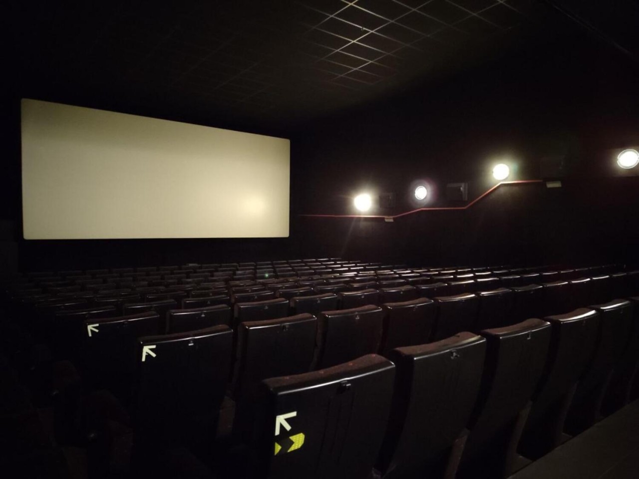 Sala de proyección en La Cinètika. Imagen cortesía de La Cinètika.